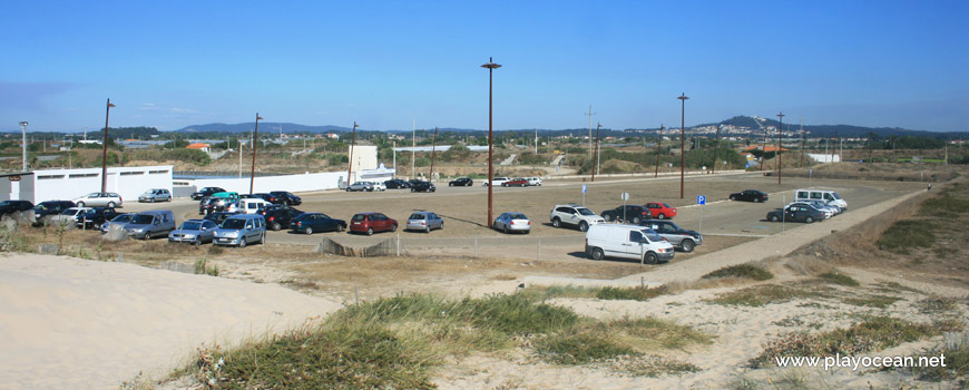Estacionamento na Praia da Barranha