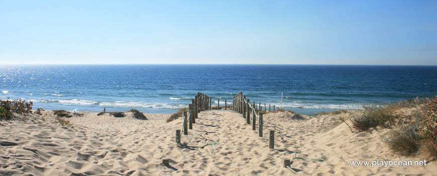 Access to Praia da Codixeira Beach