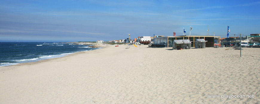 North of Praia do Esteiro Beach
