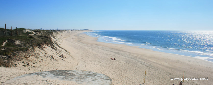 South of Praia da Estela Beach