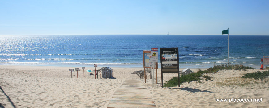 Entrance of Praia da Estela Beach