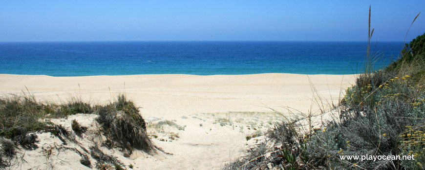 Trail Praia das Areias Brancas Beach