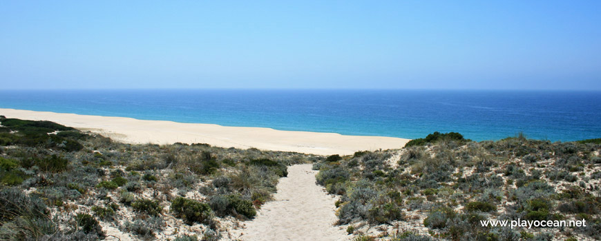 Trail Praia das Areias Brancas Beach