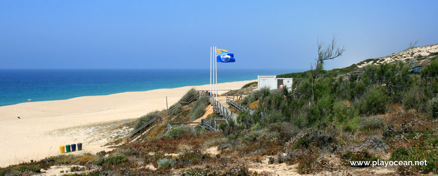 Access area to Praia da Fonte do Cortiço Beach