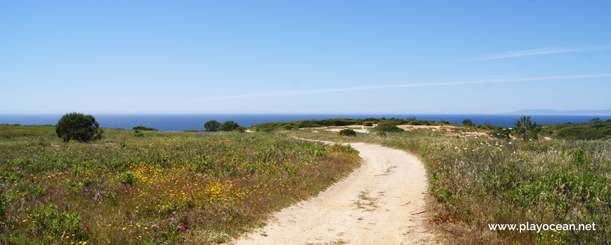 Access to Praia do Areia do Mastro Beach