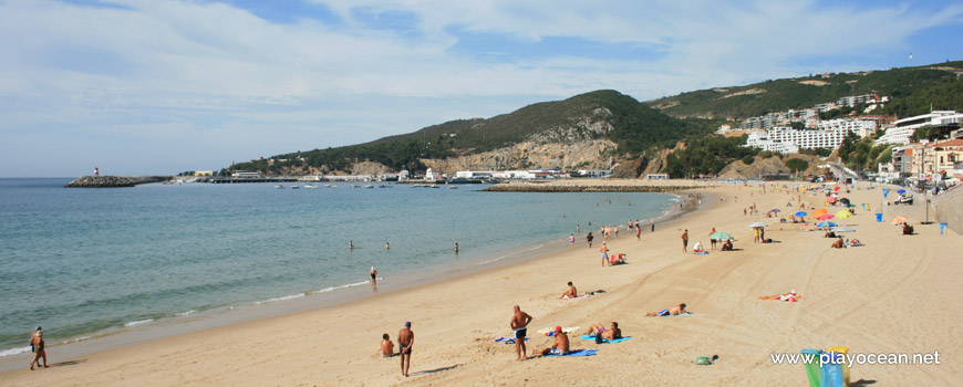 West of Praia da Califórnia Beach