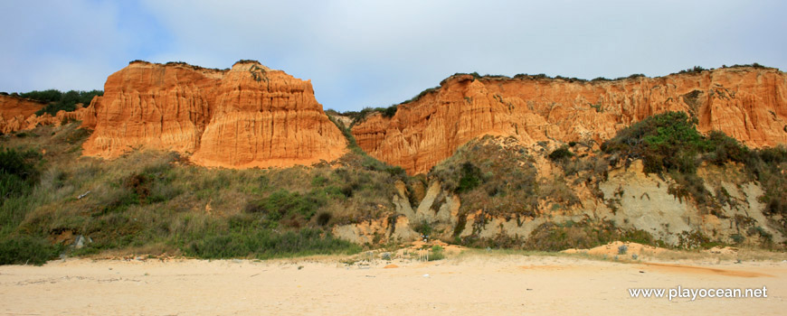 Ravine of Praia do Galherão Beach