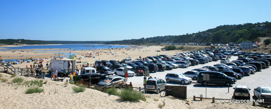 Parking at Praia da Lagoa de Albufeira Beach