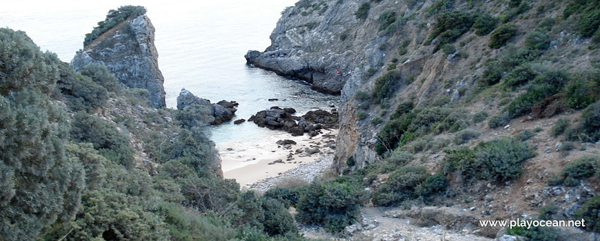 Trail to Praia da Ribeira do Cavalo Beach