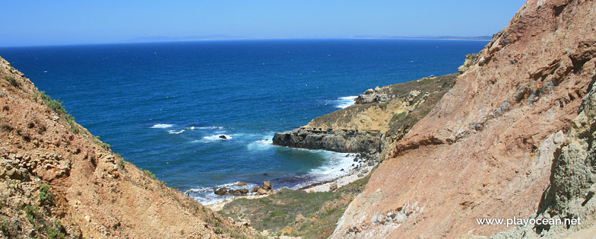 Trail to Praia do Seixalinho Beach