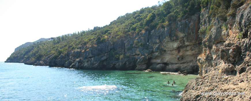 High tide at Praia dos Pilotos Beach