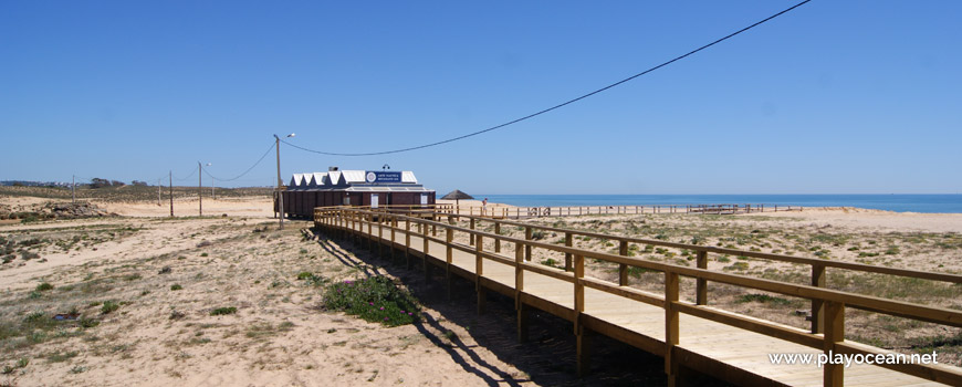 Access to Praia de Armação de Pêra Beach