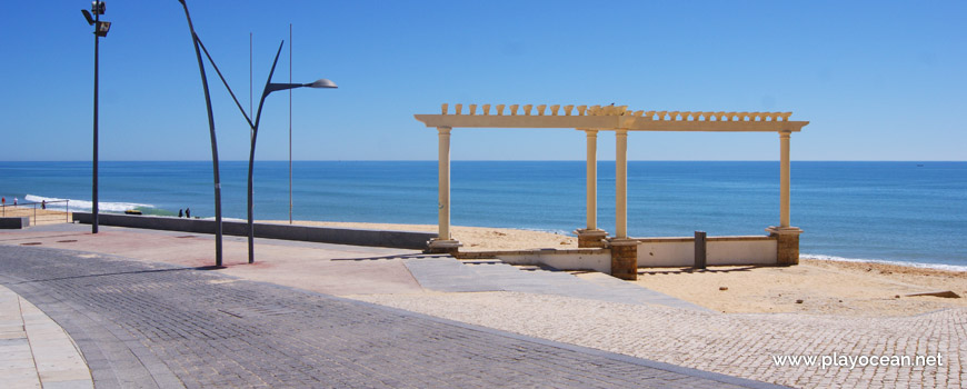 Seaside road of Praia de Armação de Pêra Beach