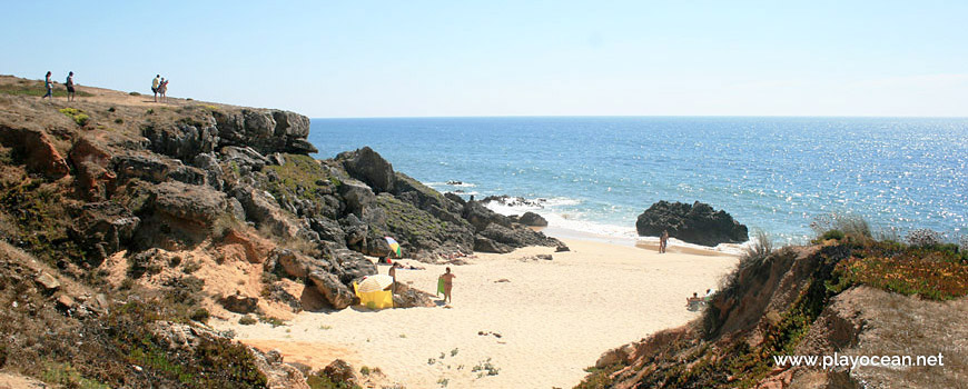 Bolsa de areal nas falésias da Praia da Ilha do Pessegueiro