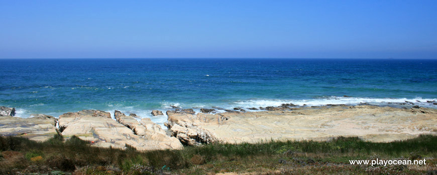 Rocks Praia da Oliveirinha Beach