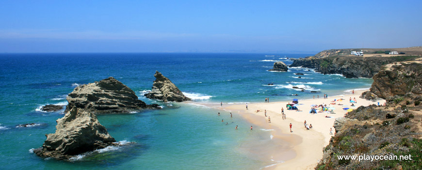 North Praia da Samoqueira Beach