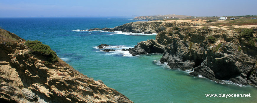 Falésias Praia do Serro da Águia