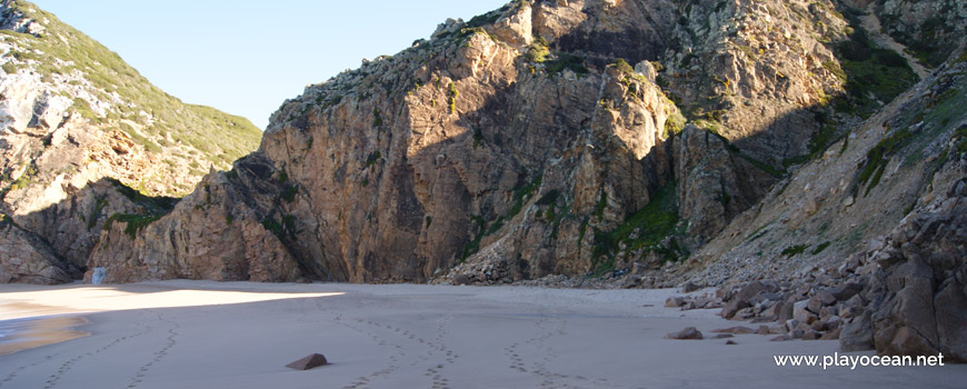 Falésia na Praia da Ursa