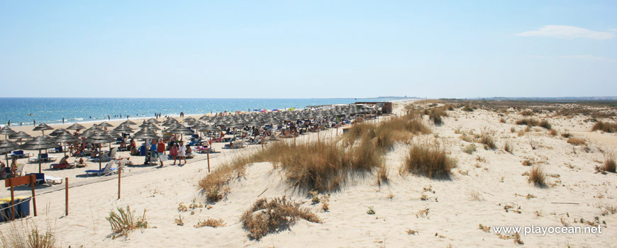 West at Praia de Cabanas (Sea) Beach