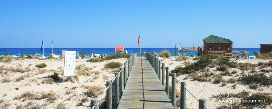 Entrada da Praia da Terra Estreita