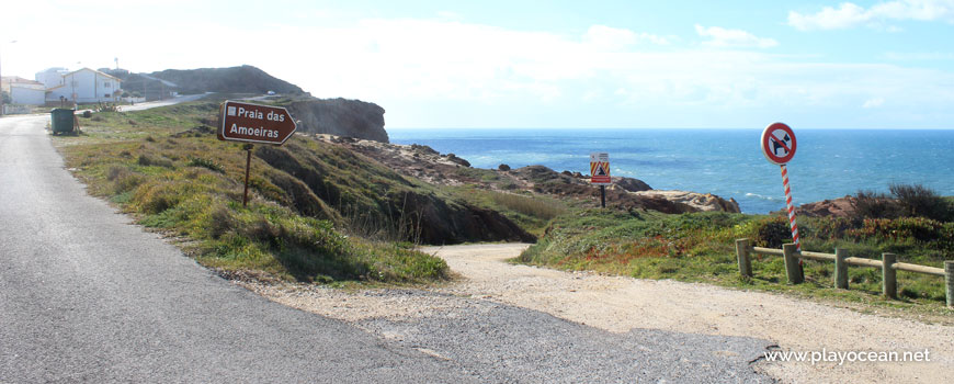 Access to Praia das Amoeiras Beach