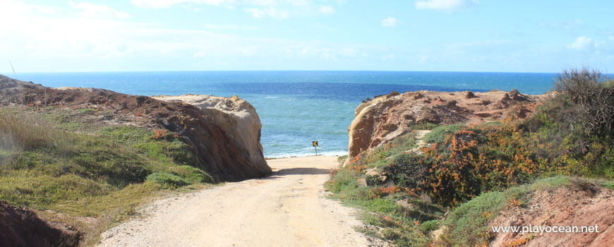 Descent to Praia das Amoeiras Beach