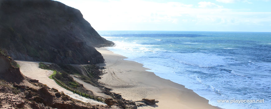 Acesso e areal na Praia das Amoeiras