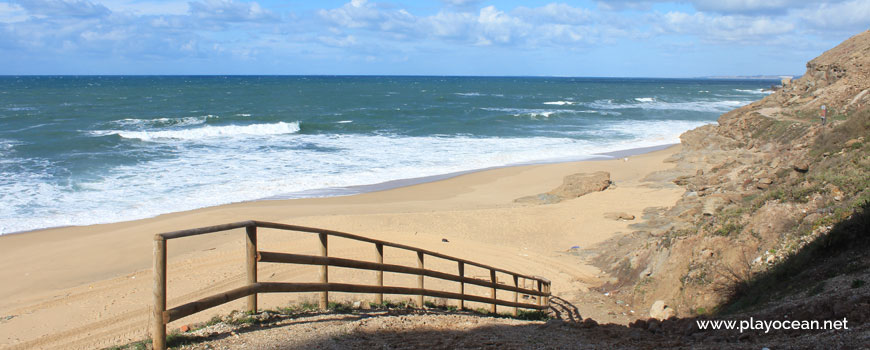 Corrimão na Praia das Amoeiras