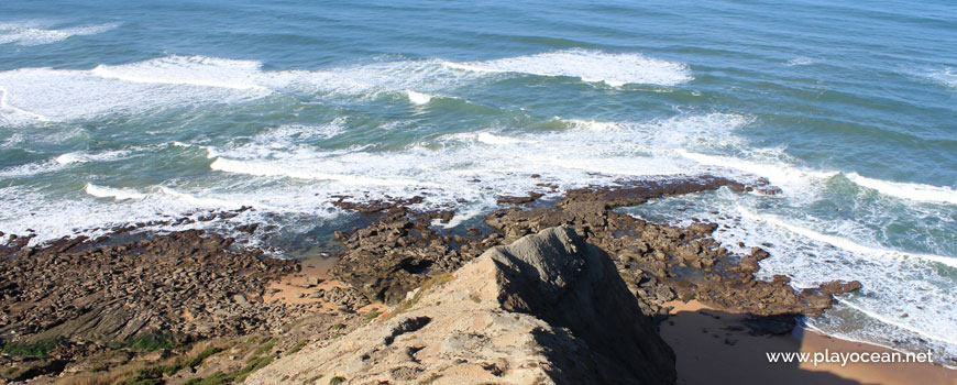 Cliff tip, Praia de Cambelas Beach