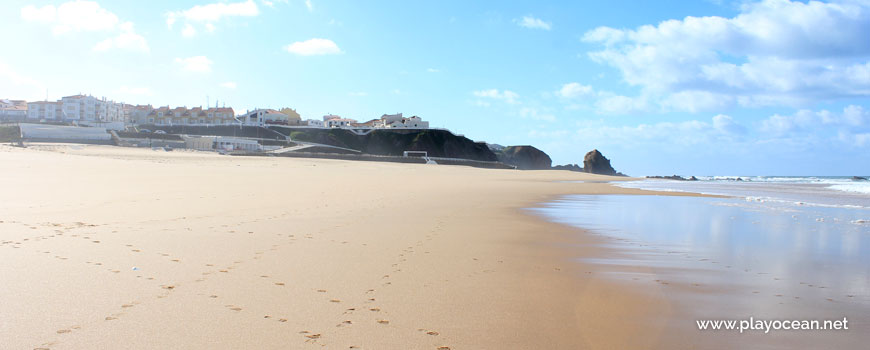 South at Praia do Centro Beach