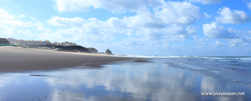 South at Praia da Física Beach