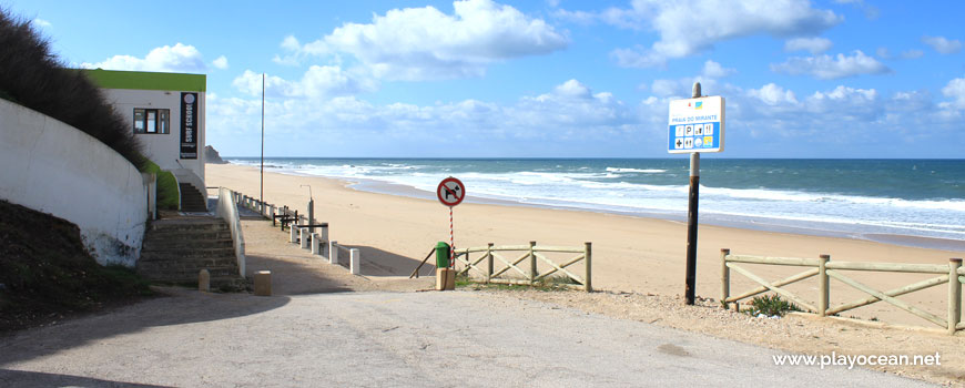 Entrada na Praia do Mirante