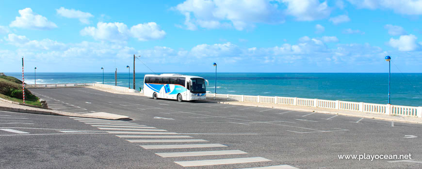 Autocarro na Praia do Mirante