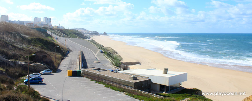 Parking at Praia do Navio Beach