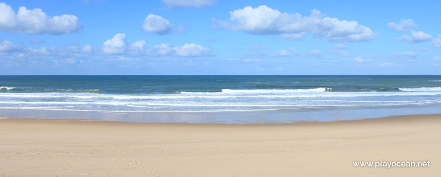 Sea at Praia do Pisão Beach