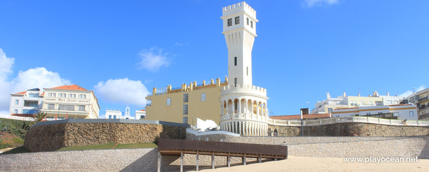 Torre na Praia de Santa Helena