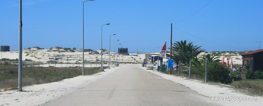 Estrada para a Praia do Areão