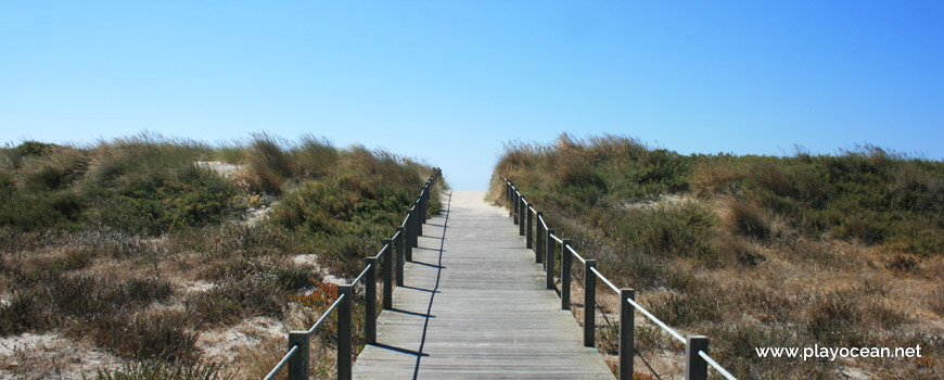 Access to Praia de Carreço Beach