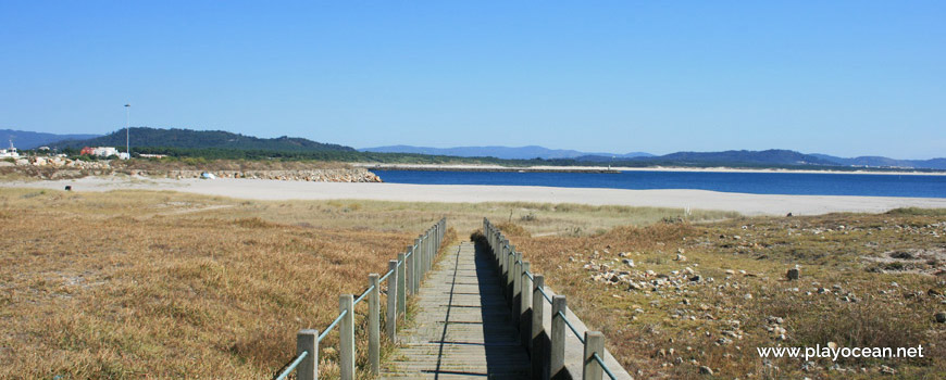 Access to Praia do Coral Beach