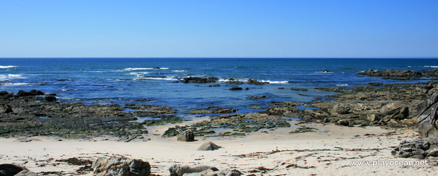 Mar na Praia de Fornelos e Promontório de Montedor