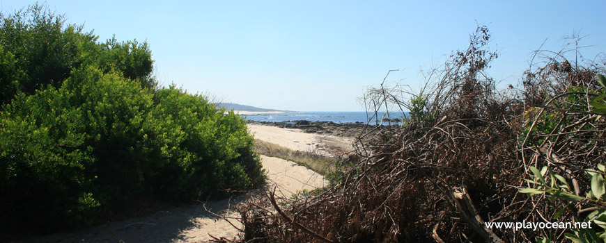 Access to Praia da Gelfa Beach