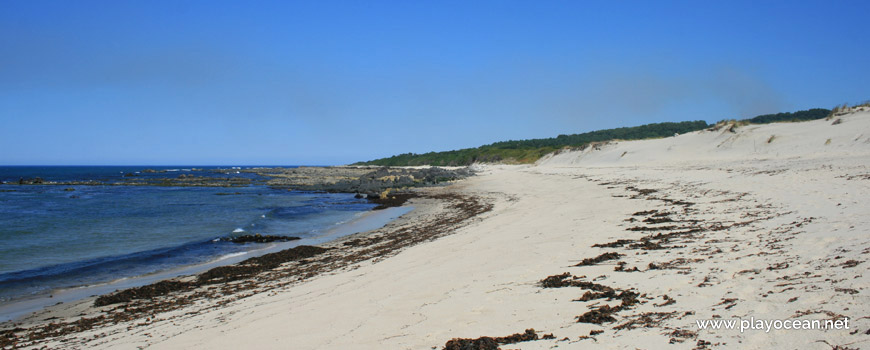 South at Praia da Ínsua Beach