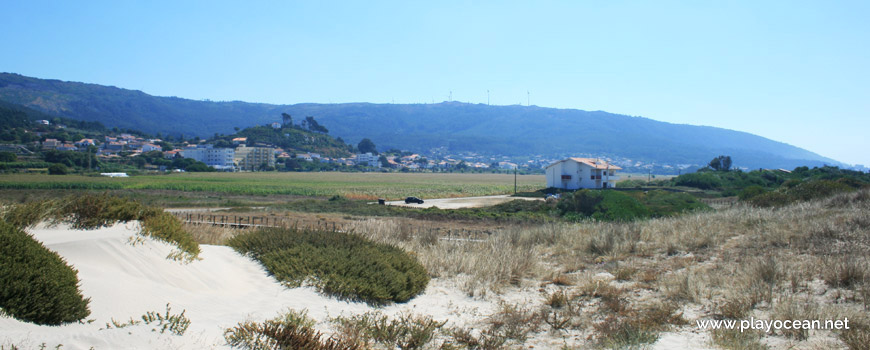 Estacionamento na Praia da Ínsua