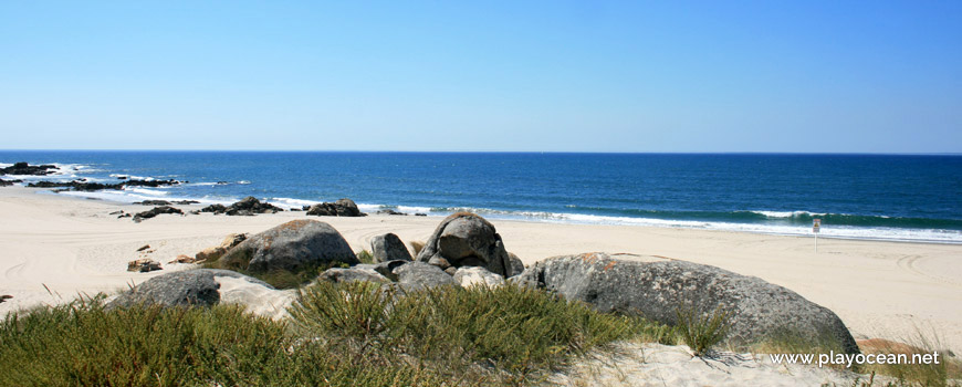 Granite at Praia de Paçô Beach