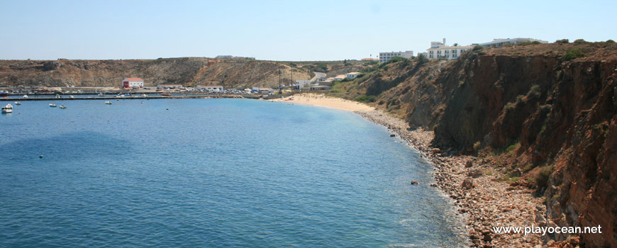 Seixos rolados na Praia da Baleeira