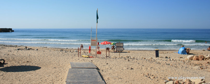 Lifeguard station, Praia das Cabanas Velhas Beach