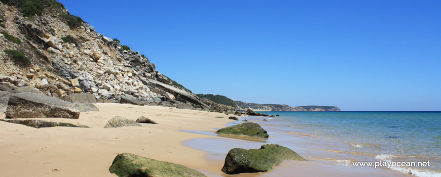 East at Praia da Fóia do Carro Beach