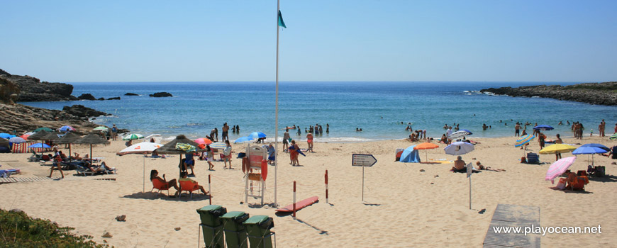 Lifeguard station, Praia da Ingrina Beach