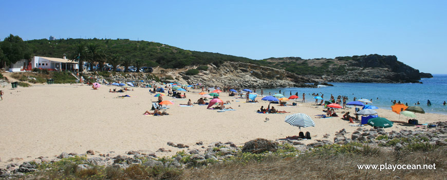 East at Praia da Ingrina Beach