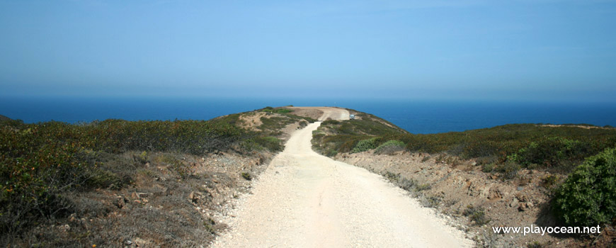 Access to Praia dos Mouranitos Beach